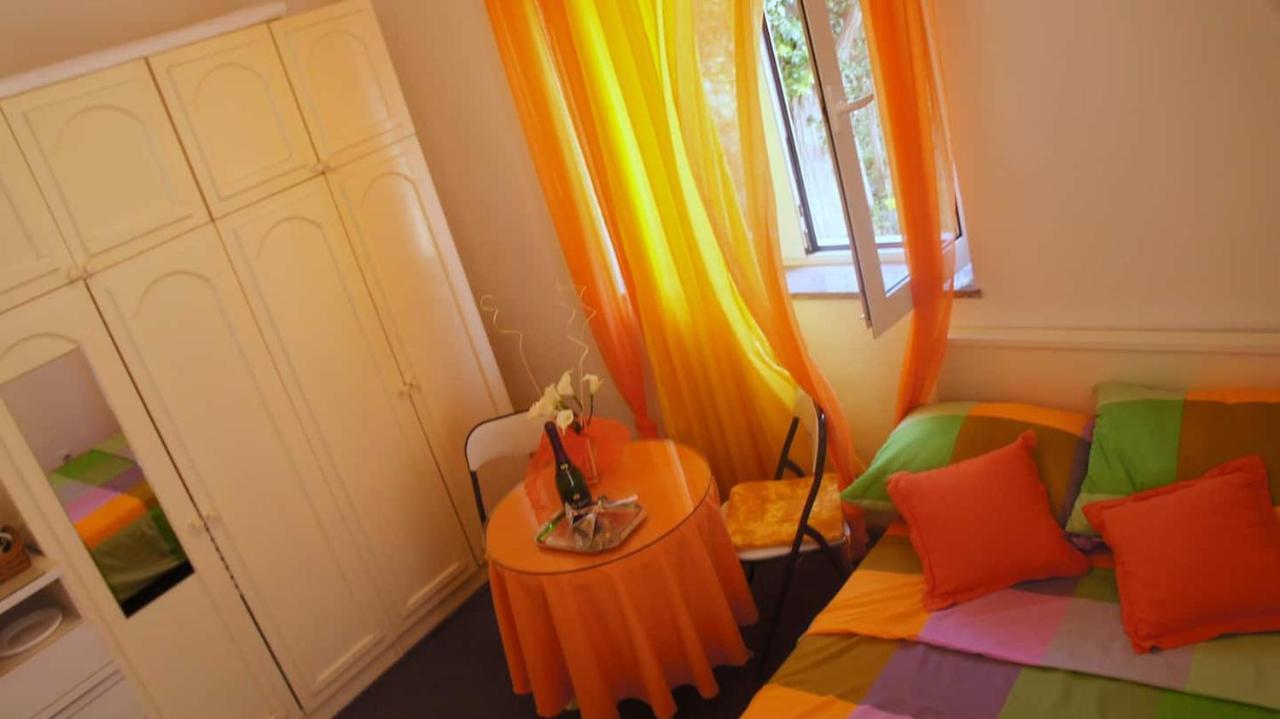 Iva New With Private Bathroom Gasthof Zadar